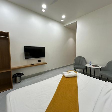 Hotel Sky Way Inn Hisār 외부 사진