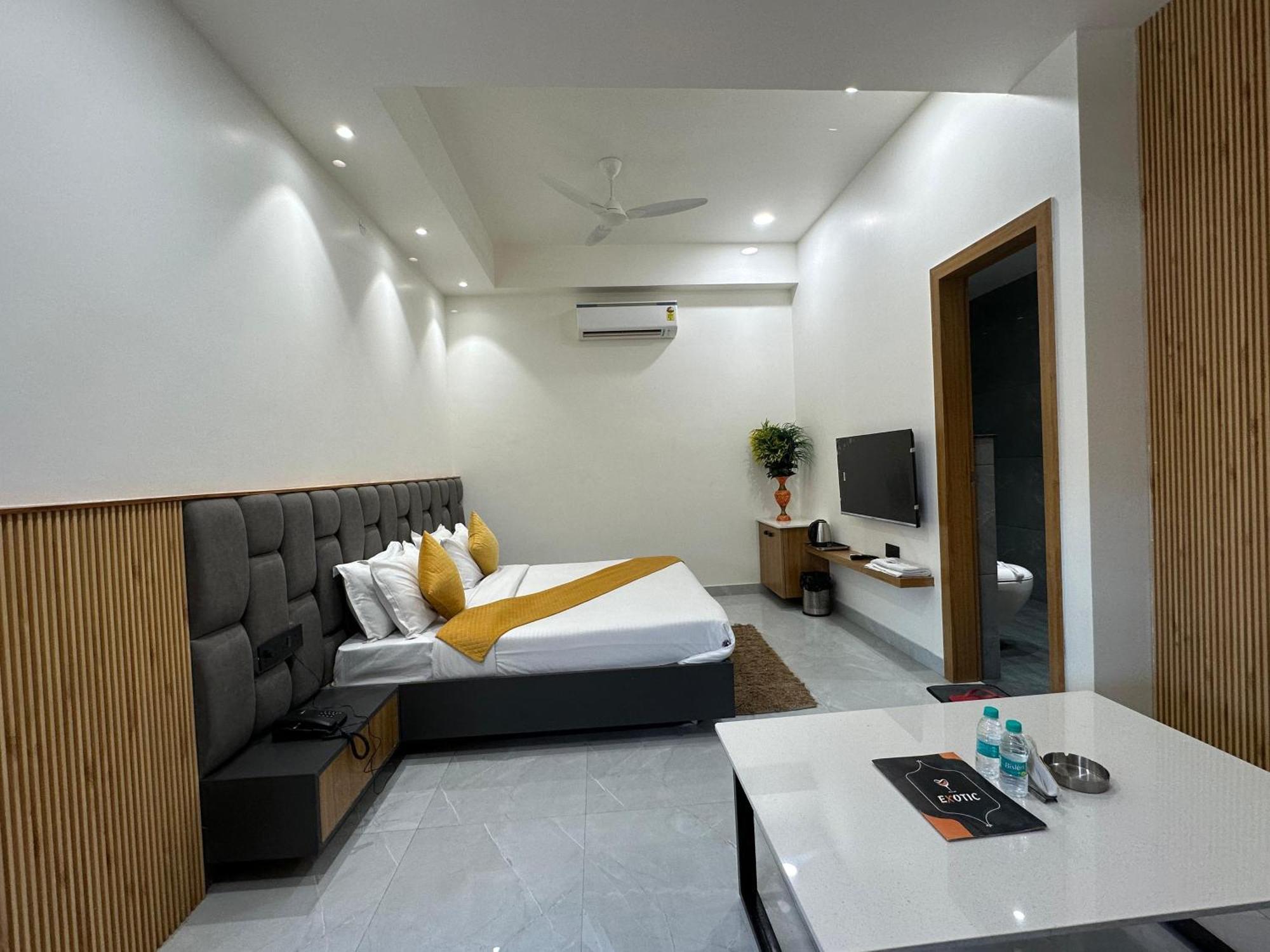 Hotel Sky Way Inn Hisār 외부 사진
