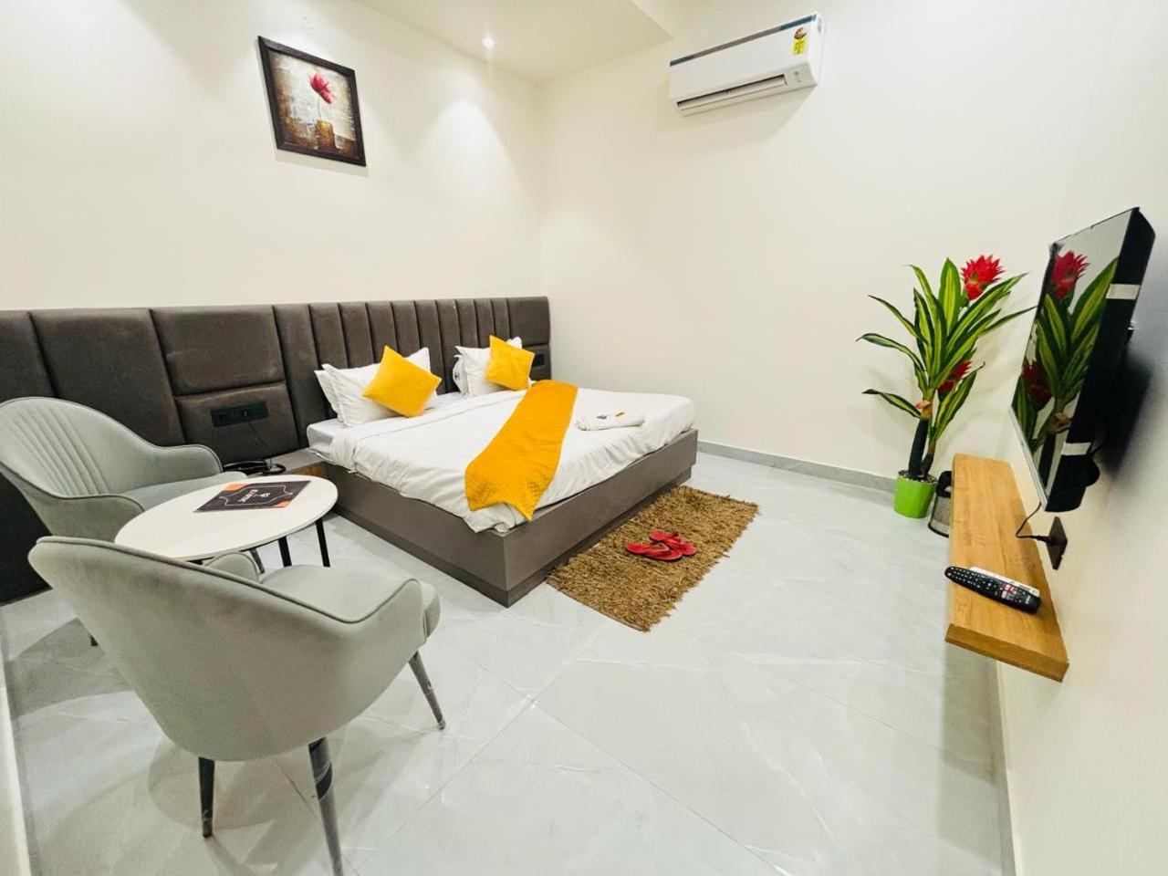 Hotel Sky Way Inn Hisār 외부 사진