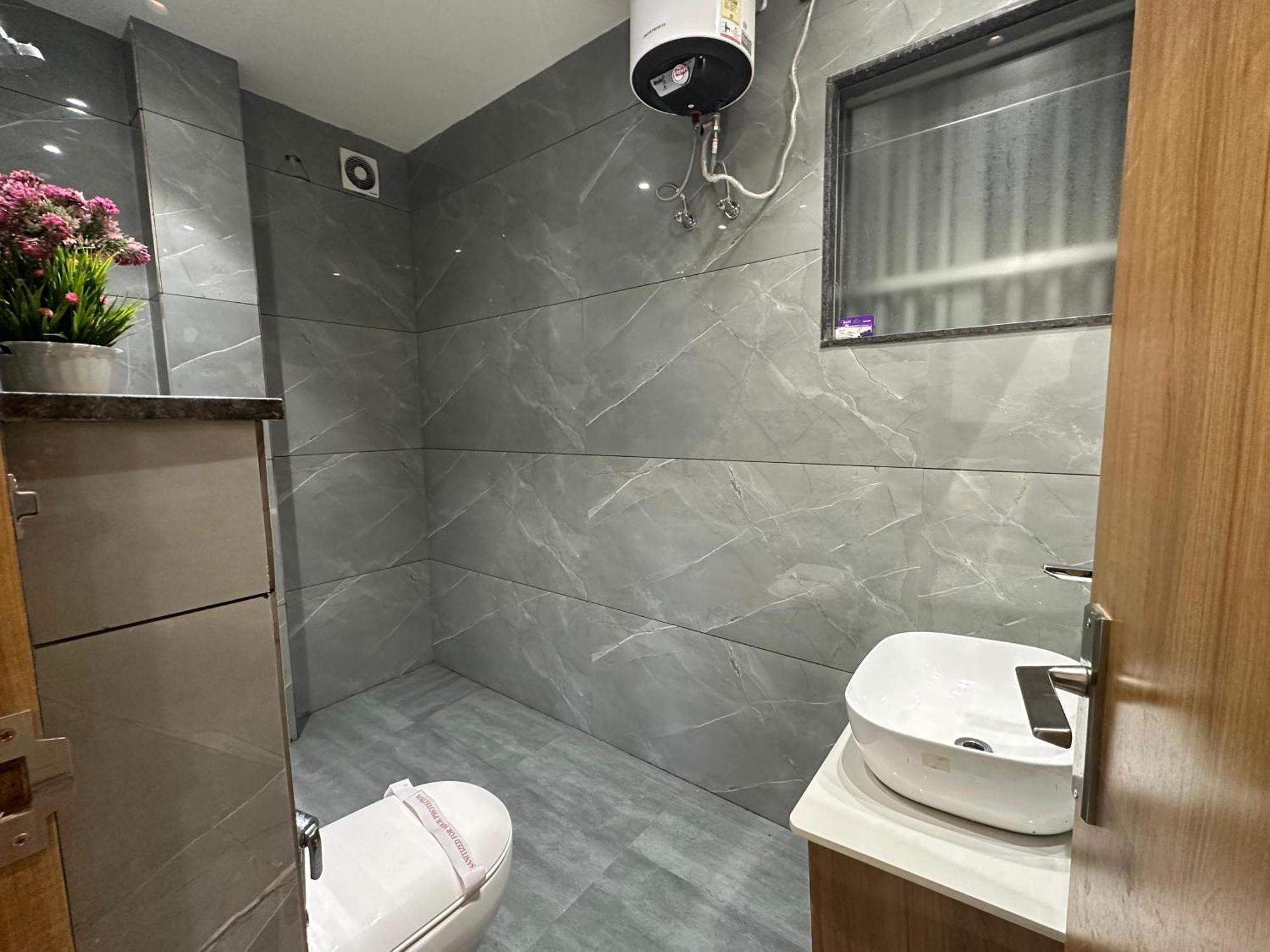 Hotel Sky Way Inn Hisār 외부 사진