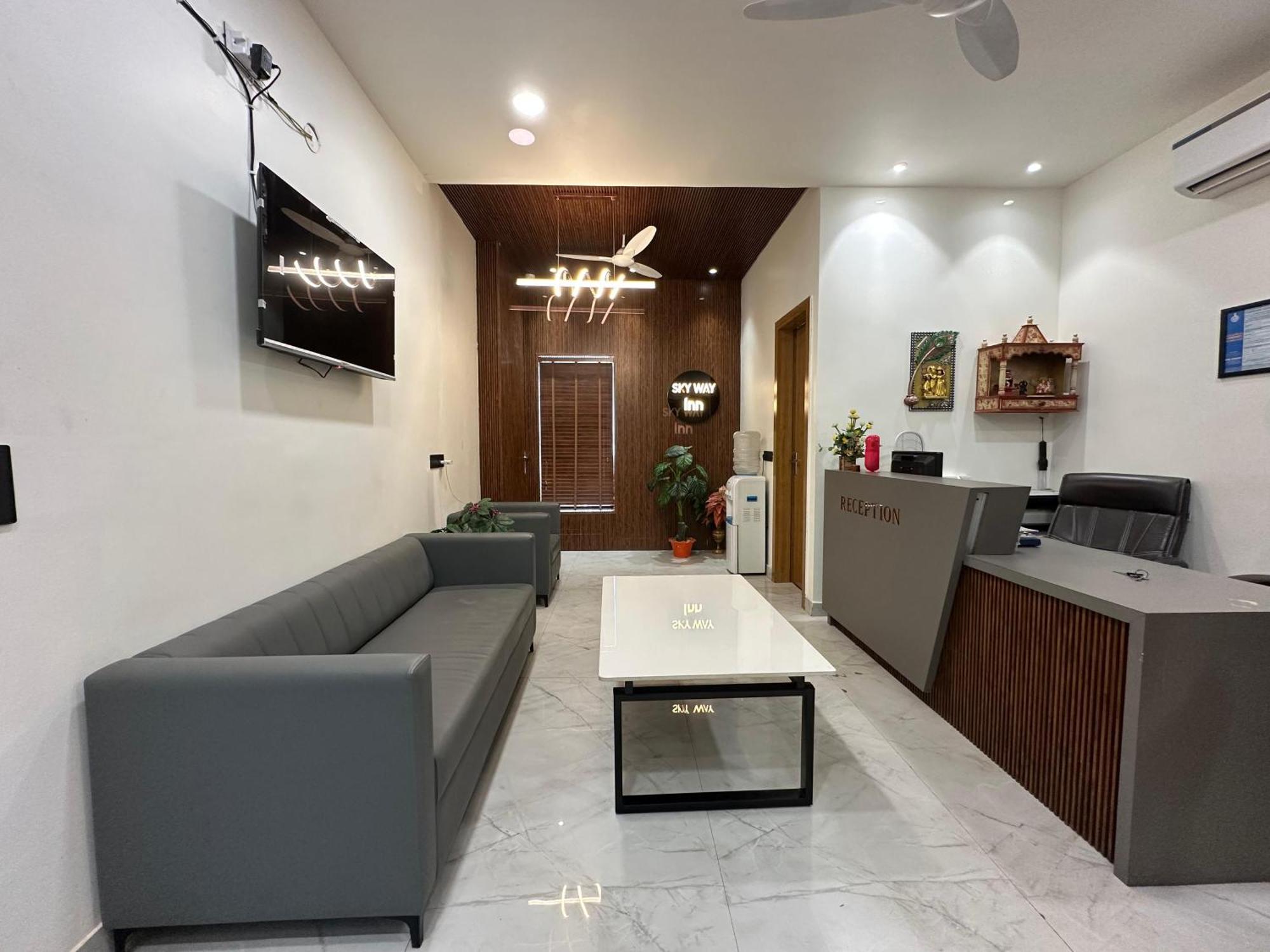 Hotel Sky Way Inn Hisār 외부 사진